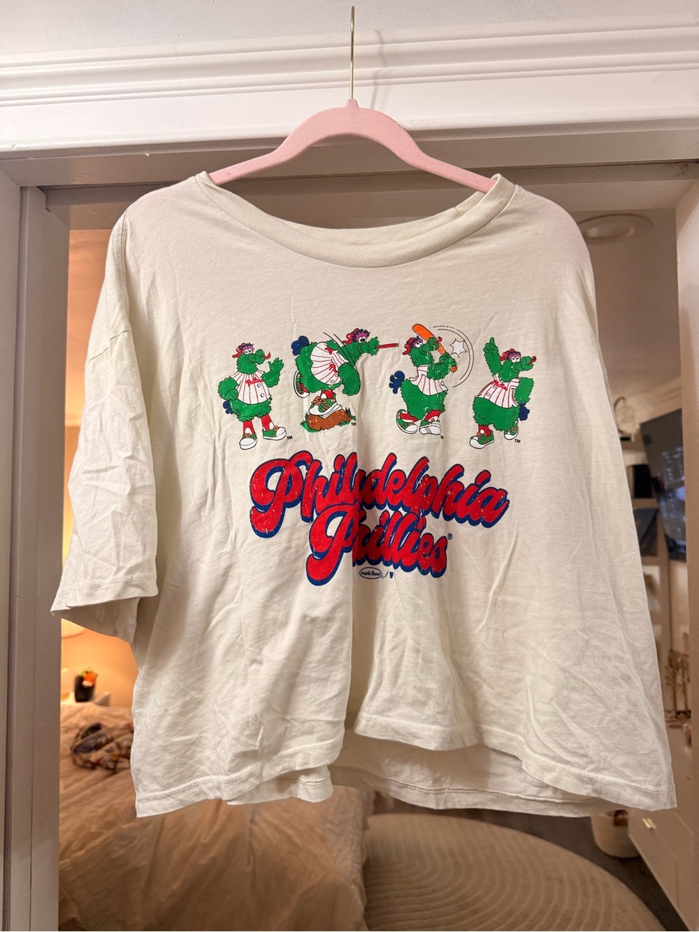 Majestic Phillies Phanatic Womans off White Mascot Graphic Cropped Tee